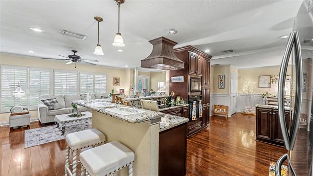 121 SHADOW LANE, Lakeland, FL 33813
