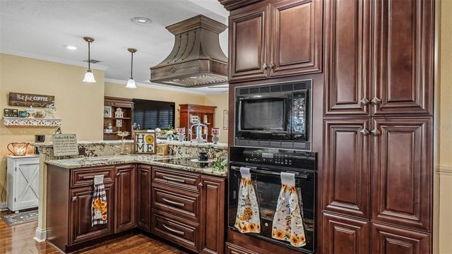 121 SHADOW LANE, Lakeland, FL 33813