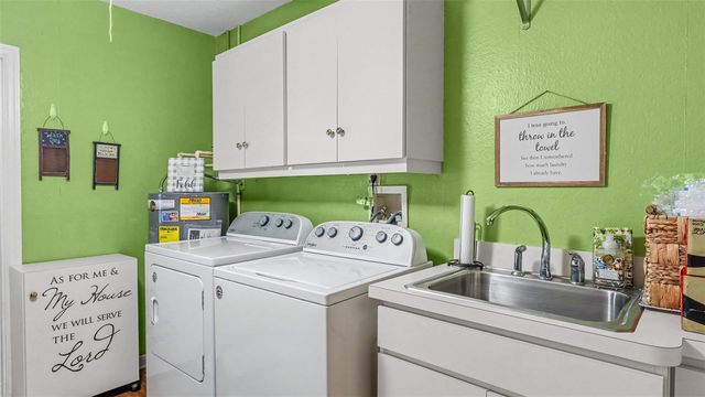 121 SHADOW LANE, Lakeland, FL 33813