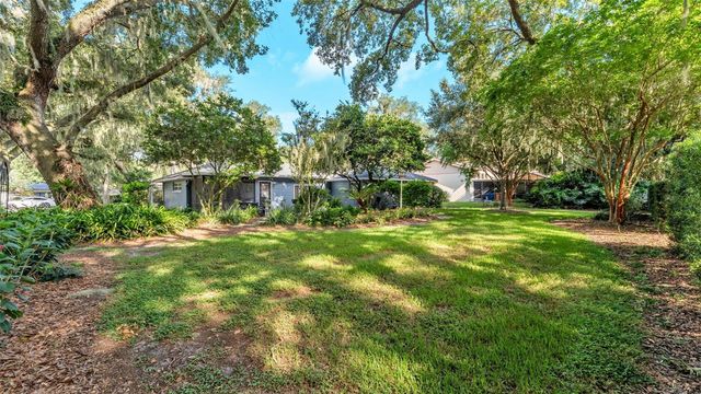 121 SHADOW LANE, Lakeland, FL 33813