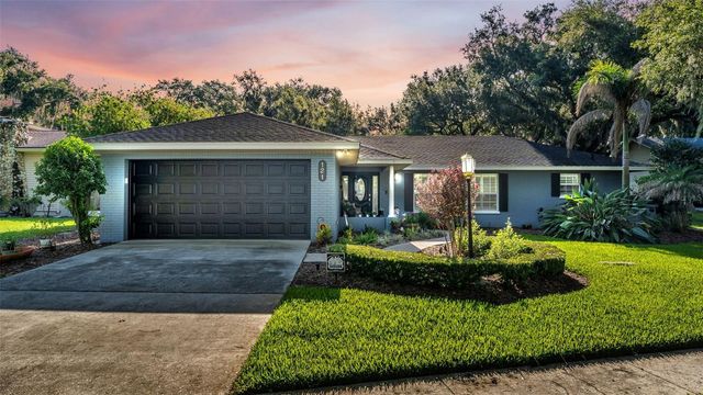 121 SHADOW LANE, Lakeland, FL 33813