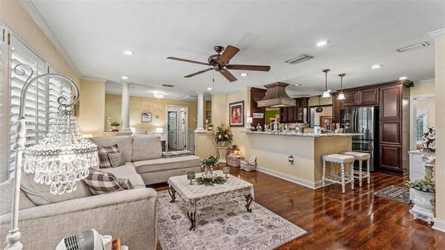 121 SHADOW LANE, Lakeland, FL 33813