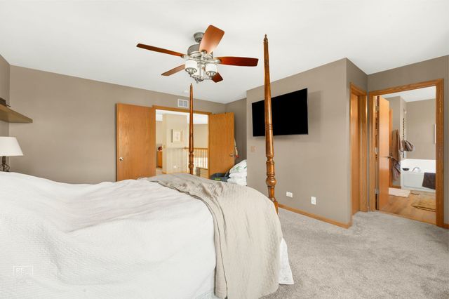 29 Bay Drive, Itasca, IL 60143