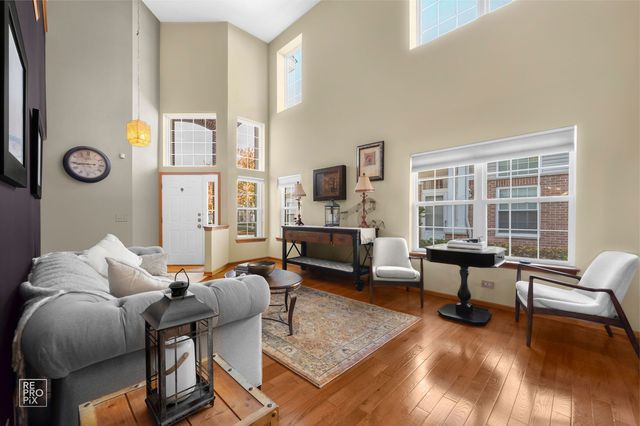 29 Bay Drive, Itasca, IL 60143