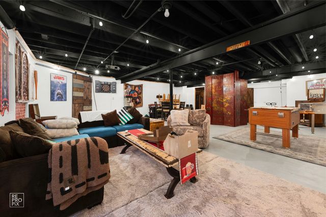 29 Bay Drive, Itasca, IL 60143