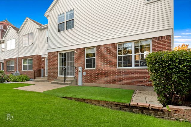 29 Bay Drive, Itasca, IL 60143