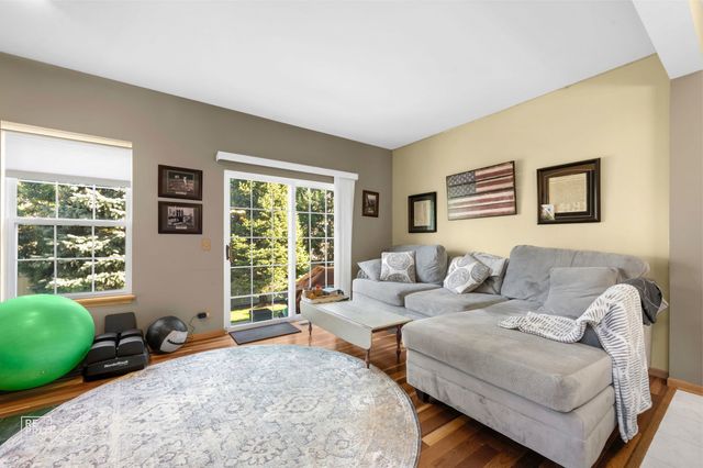 29 Bay Drive, Itasca, IL 60143