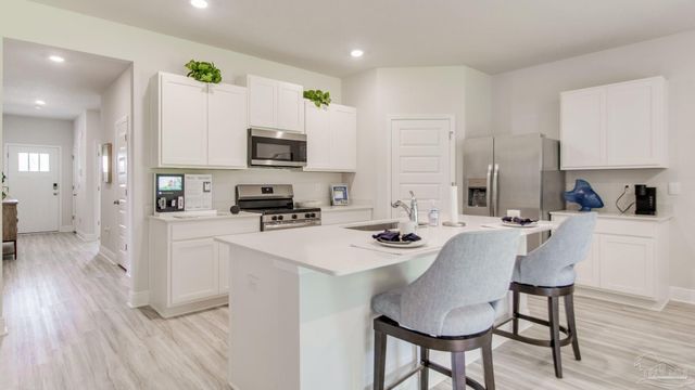 8700 Bluebell St, Milton, FL 32583