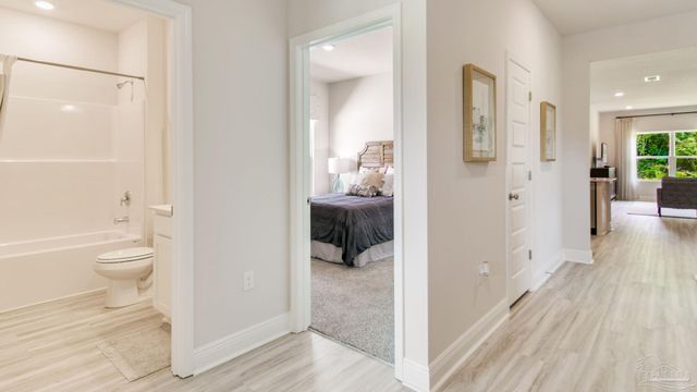 8700 Bluebell St, Milton, FL 32583