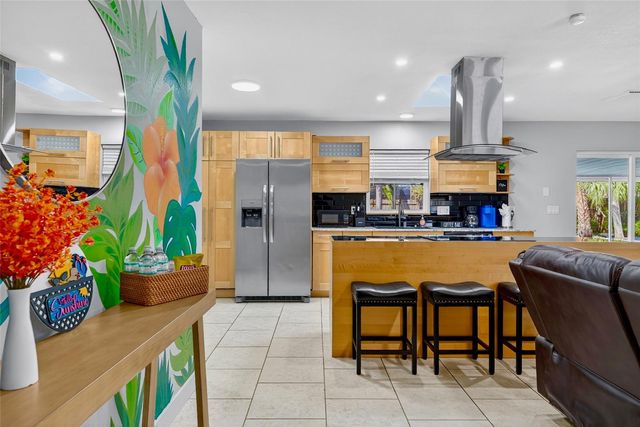 3044 GOLDEN RAIN DRIVE, Sarasota, FL 34232
