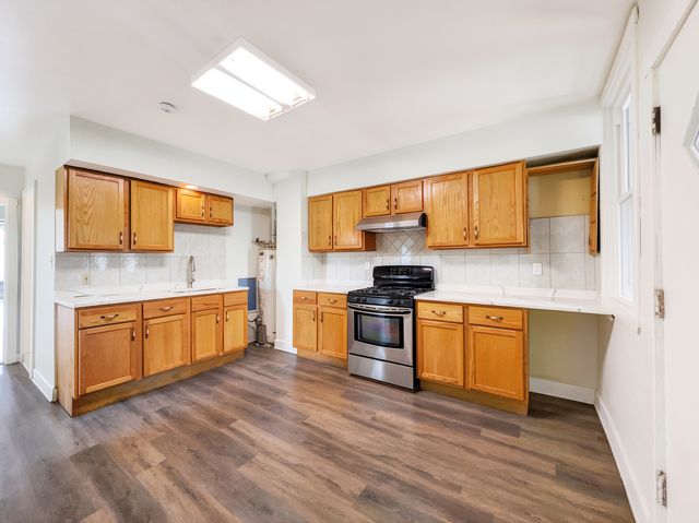 9046 S Brandon Avenue 3, Chicago, IL 60617