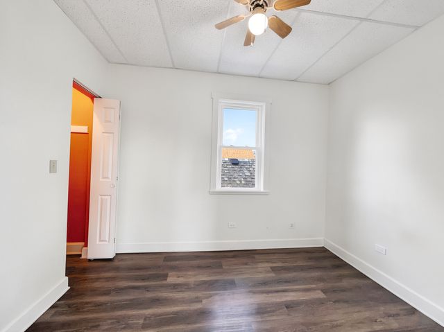 9046 S Brandon Avenue 3, Chicago, IL 60617
