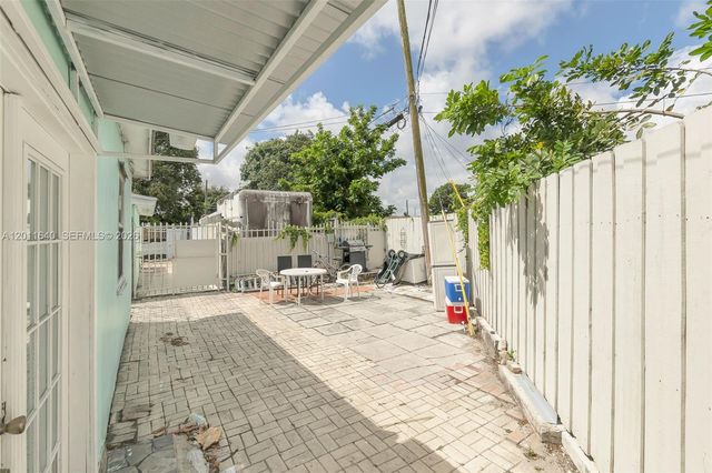 8510 NW 30th Pl, Miami, FL 33147