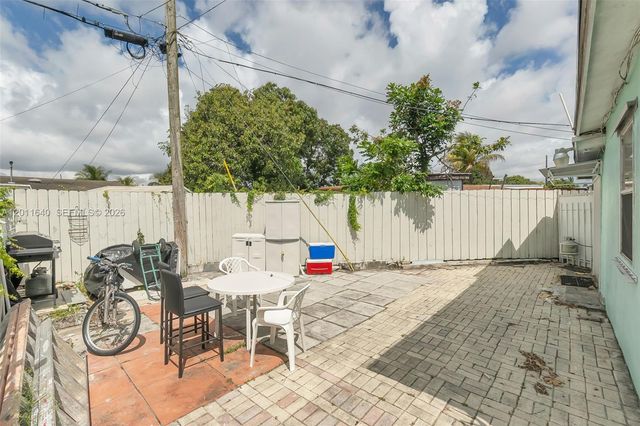 8510 NW 30th Pl, Miami, FL 33147