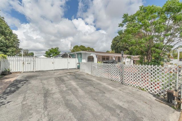 8510 NW 30th Pl, Miami, FL 33147
