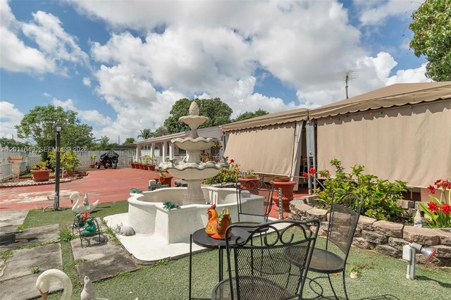 8510 NW 30th Pl, Miami, FL 33147