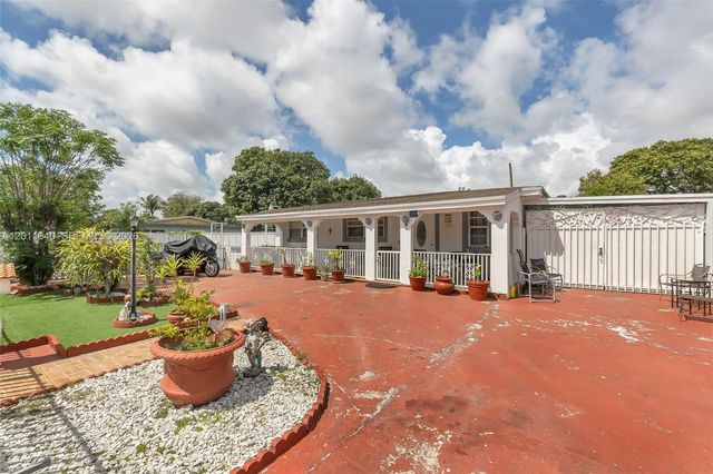 8510 NW 30th Pl, Miami, FL 33147