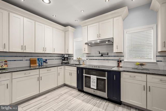 10316 PLANTATION LN, Berlin, MD 21811