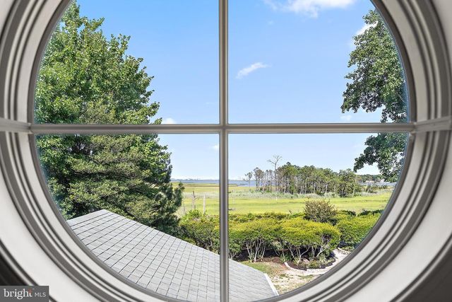 10316 PLANTATION LN, Berlin, MD 21811