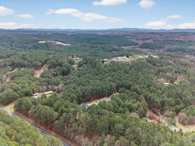 365 Cherokee Trail, Copperhill, TN 37317