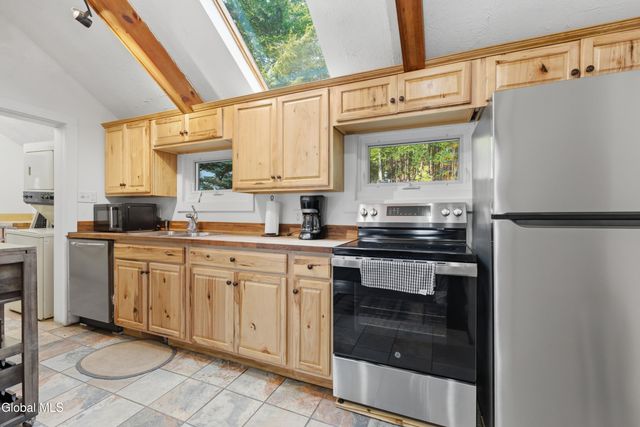 12 Snyder Road, Lake George, NY 12845