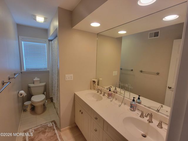 10 3rd Avenue B, Ortley Beach, NJ 08751