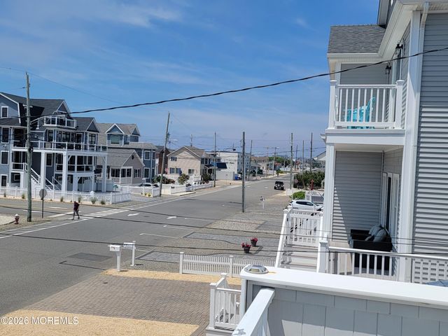 10 3rd Avenue B, Ortley Beach, NJ 08751