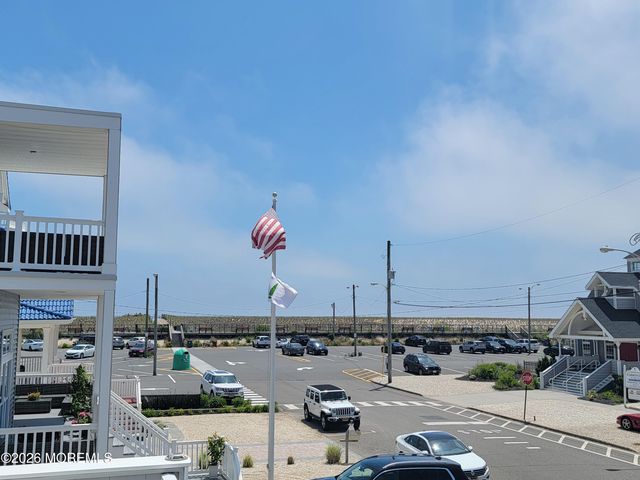 10 3rd Avenue B, Ortley Beach, NJ 08751
