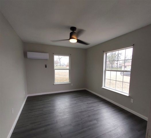 403 E Sears Street, Denison, TX 75021