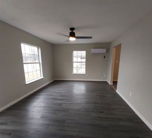 403 E Sears Street, Denison, TX 75021