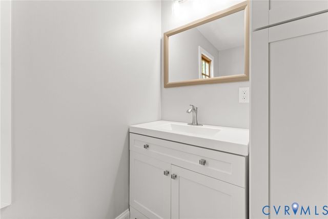 10905 Chalkley Rd, Chester, VA 23831