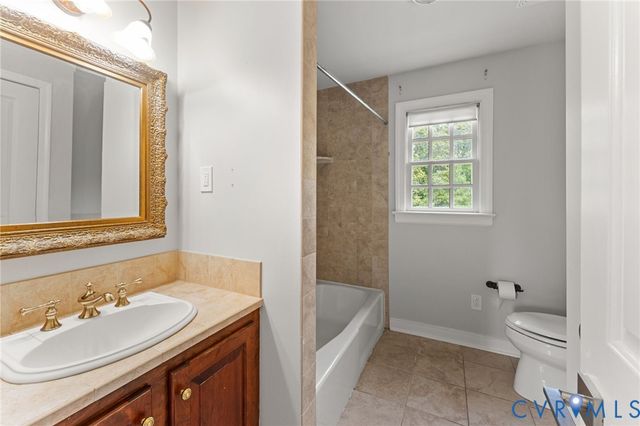 10905 Chalkley Rd, Chester, VA 23831