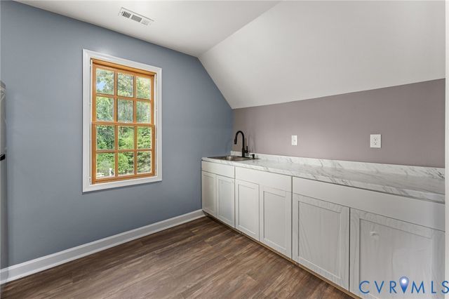 10905 Chalkley Rd, Chester, VA 23831