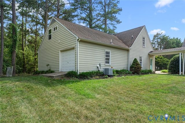 10905 Chalkley Rd, Chester, VA 23831