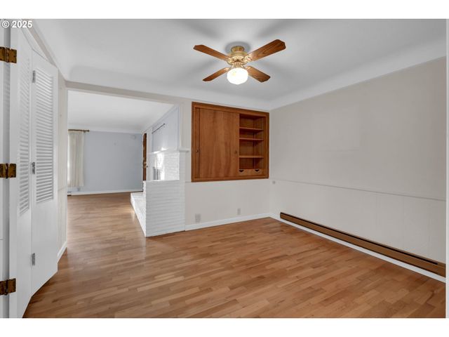 1665 EVERGREEN Dr, Eugene, OR 97404