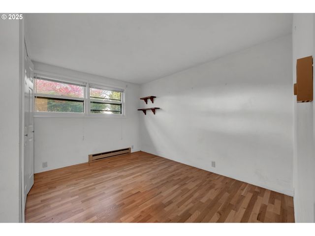 1665 EVERGREEN Dr, Eugene, OR 97404