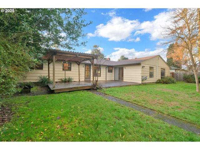 1665 EVERGREEN Dr, Eugene, OR 97404