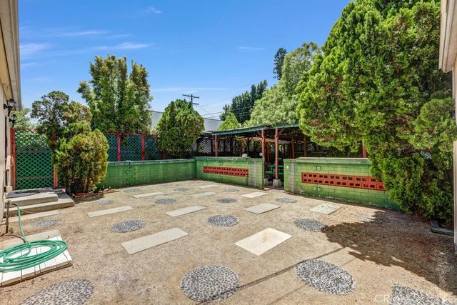 6217 Farmdale Avenue, North Hollywood, CA 91606