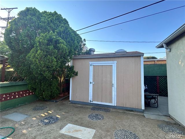 6217 Farmdale Avenue, North Hollywood, CA 91606