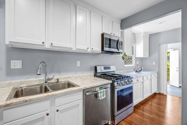 6217 Farmdale Avenue, North Hollywood, CA 91606