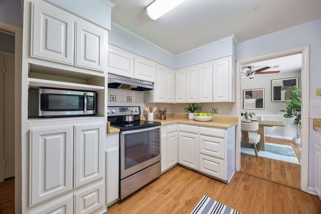 2212 Holly Street, Fayetteville, AR 72703