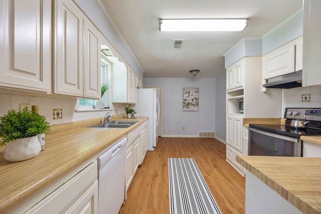 2212 Holly Street, Fayetteville, AR 72703