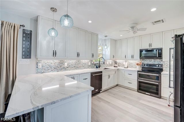 2471 AVOCADO ST, St James City, FL 33956