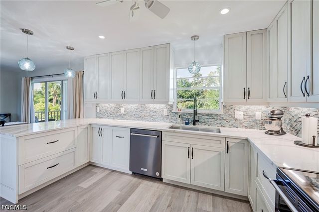 2471 AVOCADO ST, St James City, FL 33956
