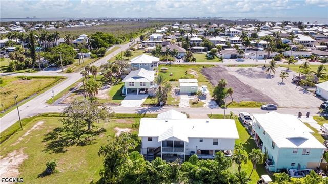2471 AVOCADO ST, St James City, FL 33956