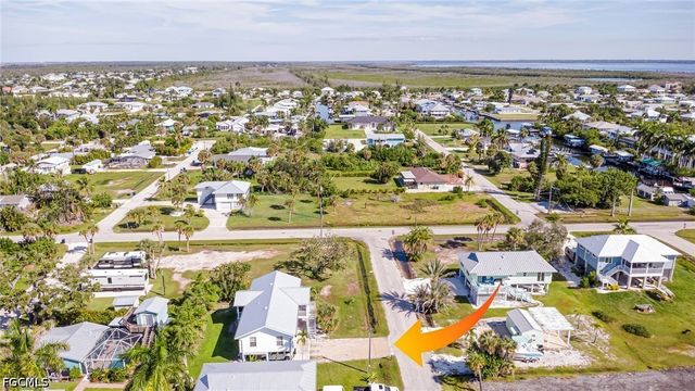 2471 AVOCADO ST, St James City, FL 33956