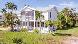 2471 AVOCADO ST, St James City, FL 33956