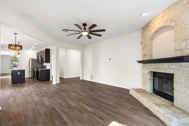 404 N Belinda CT, Bastrop, TX 78602