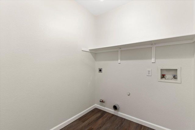 404 N Belinda CT, Bastrop, TX 78602