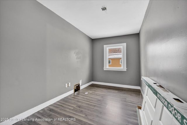 1824 Davis Avenue, Lansing, MI 48910